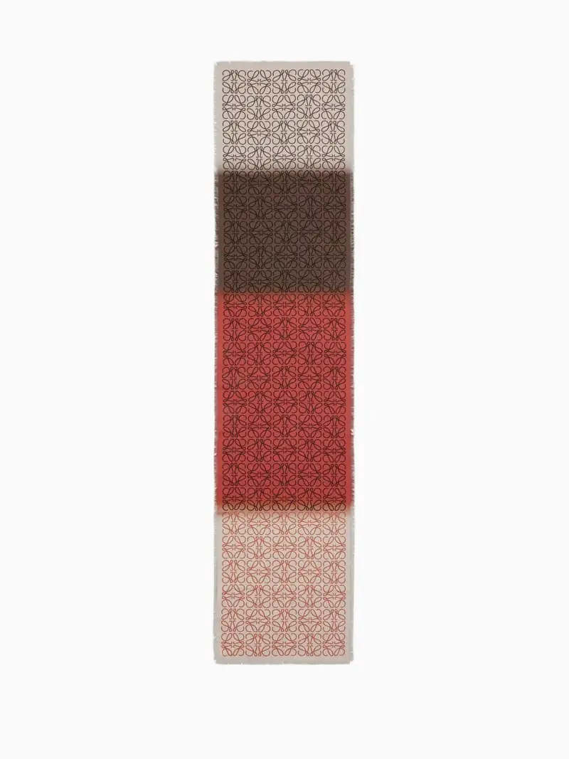 Anagram scarf