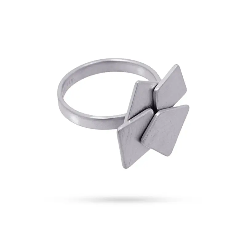 Anillo de acero pulido mate con diseño geométrico acabado plata - mbyou