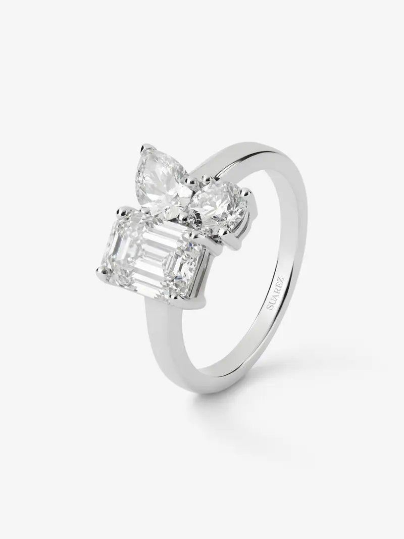 Anillo de Alta Joyería en oro blanco de 18K y diamantes