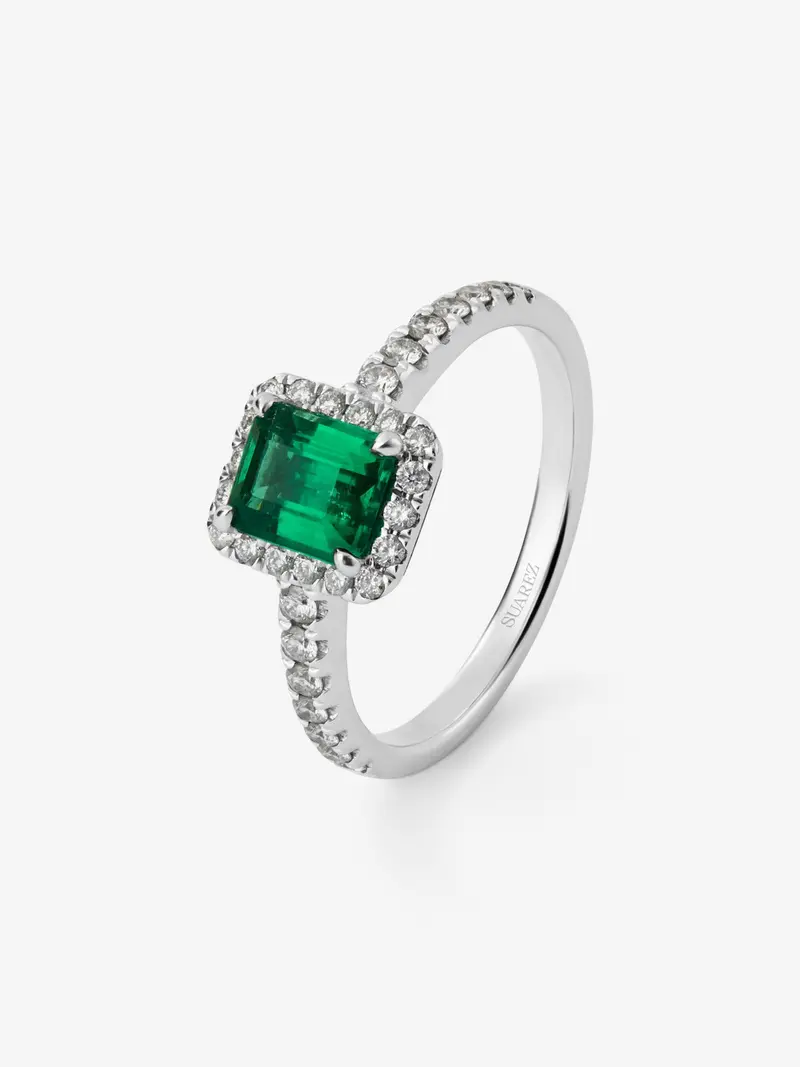 Anillo de oro blanco 18K con esmeralda