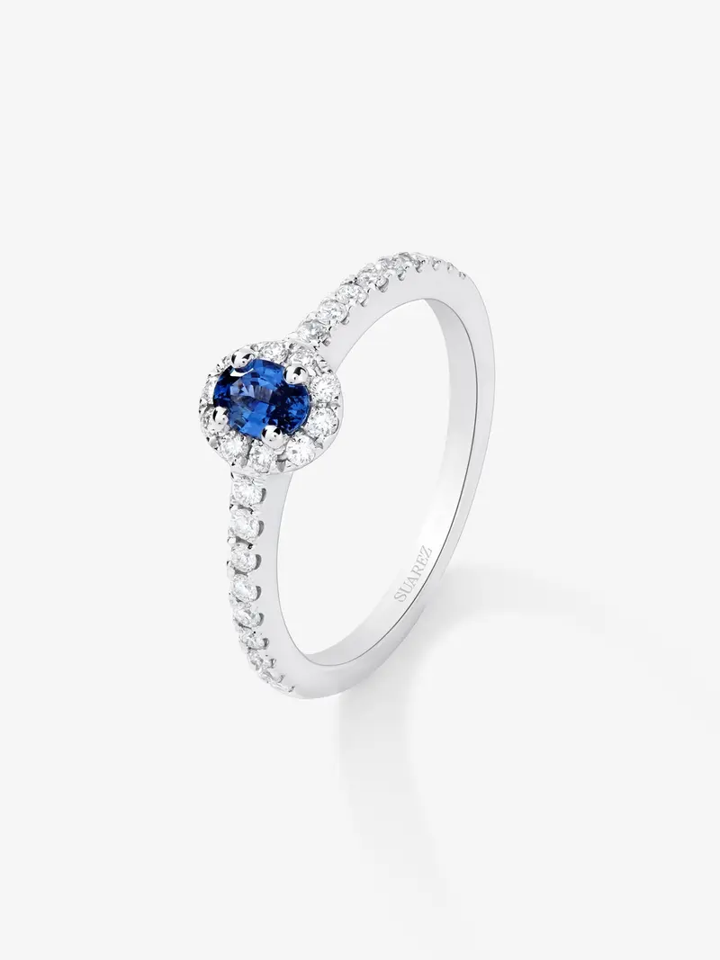 Anillo de oro blanco 18K con zafiro