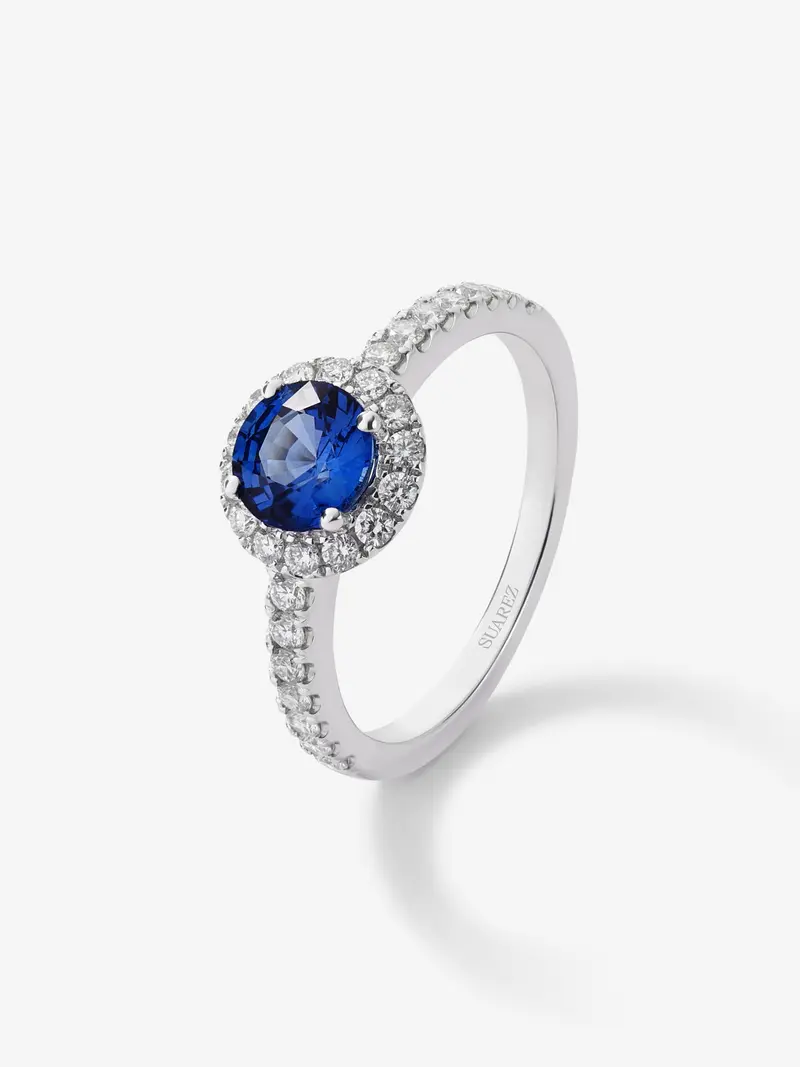 Anillo de oro blanco 18K con zafiro azul