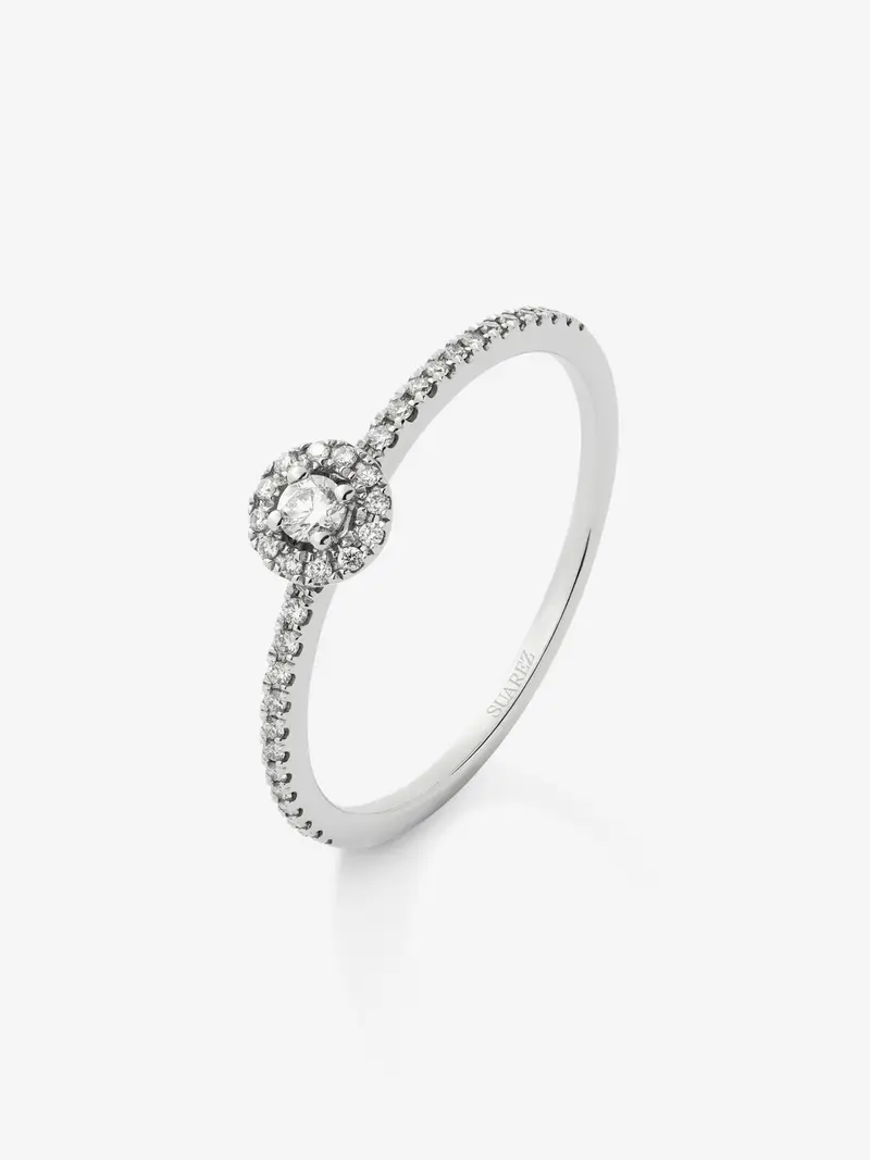 Anillo de oro blanco de 18K con 39 diamantes en talla brillante con un total de 0,16 cts