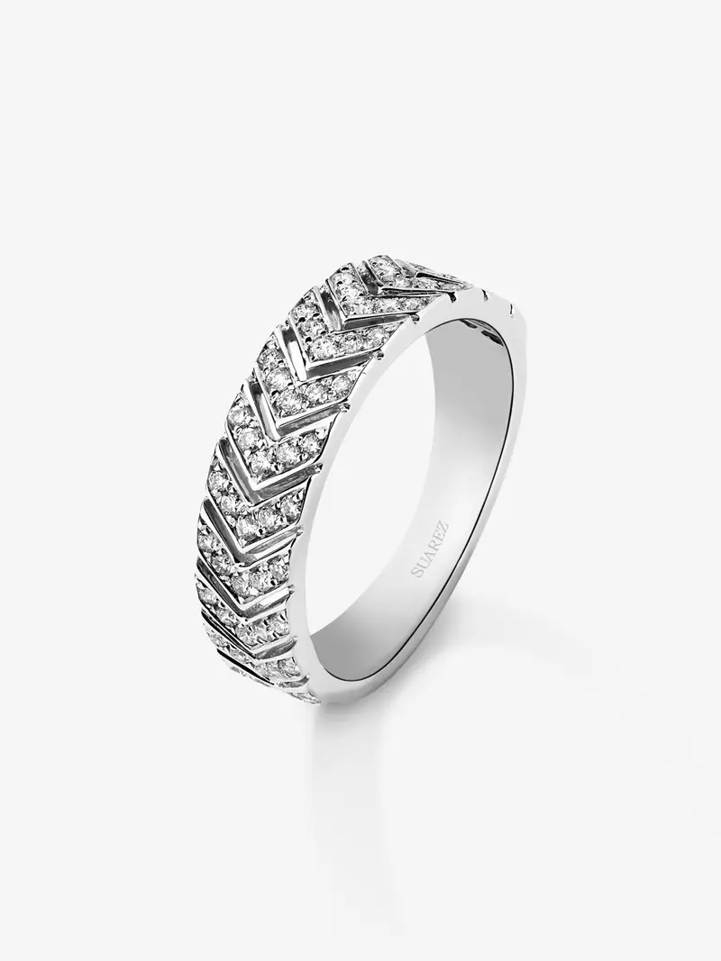Anillo de oro blanco de 18K con 60 diamantes estilo en talla brillante con un total de 0,34 cts