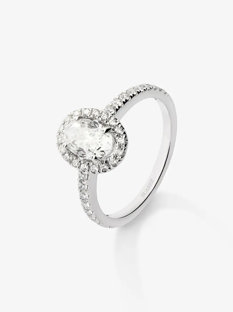 Anillo de oro blanco de 18K con diamantes blancos en talla oval de 1,01 cts y brillante de 0,35 cts