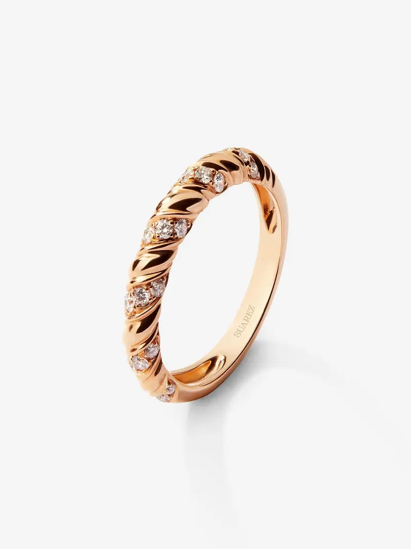 Anillo de oro rosa de 18K con 24 diamantes en talla brillante con un total de 0,31 cts