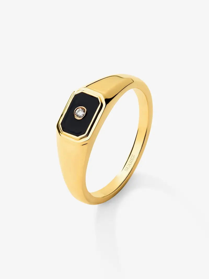 Anillo de sello pequeño de oro amarillo de 18K con onix y diamante en talla brillante de 0,01 cts