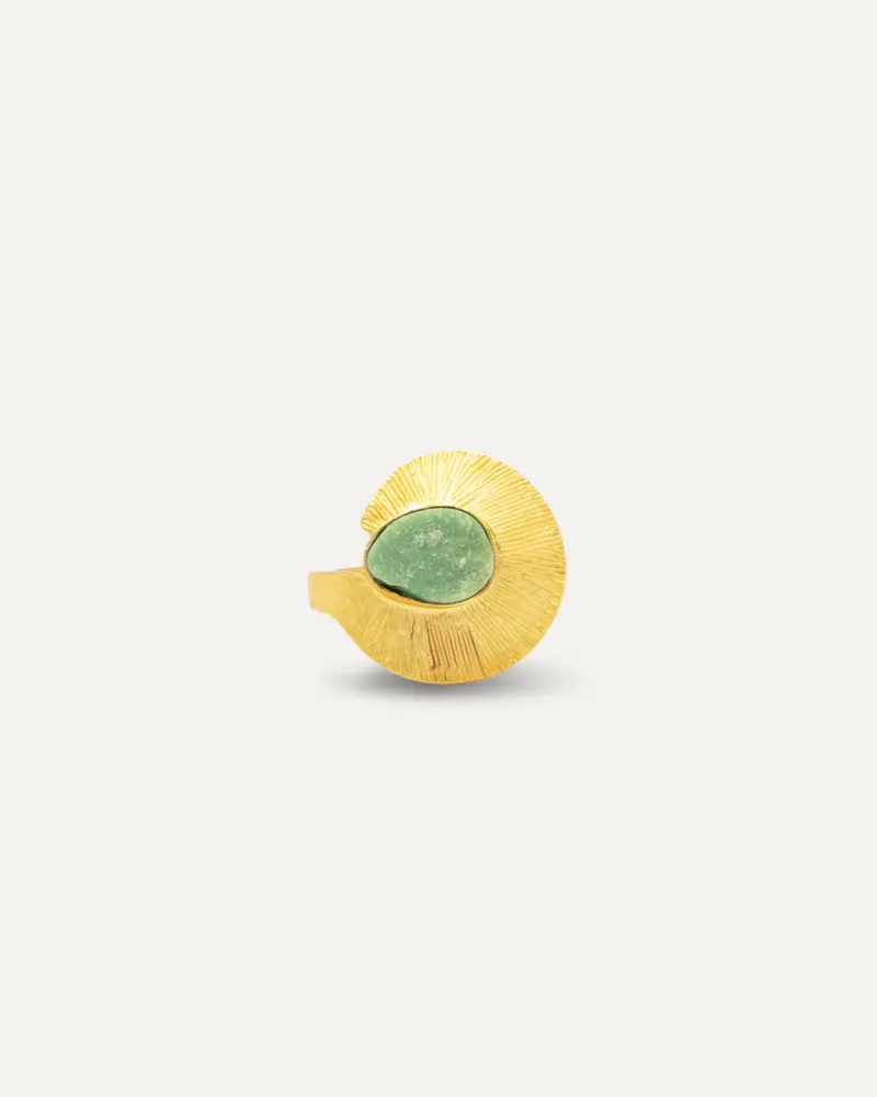 Anillo Dorado Badhana Crisoprasa