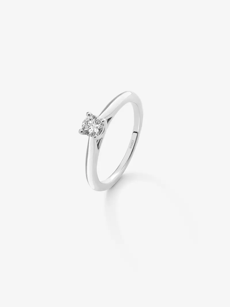 Anillo solitario de oro blanco de 18K con diamante blanco en talla brillante de 0,4 cts