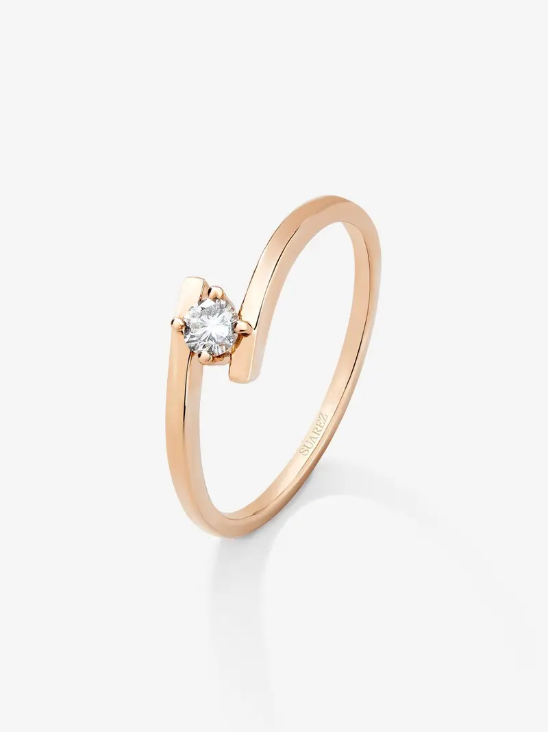 Anillo solitario de oro rosa de 18K con diamante en talla brillante de 0,1 cts
