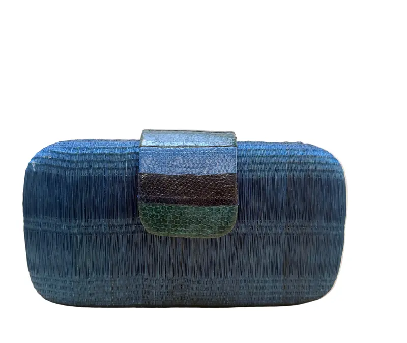 Bolso artesanal en azules