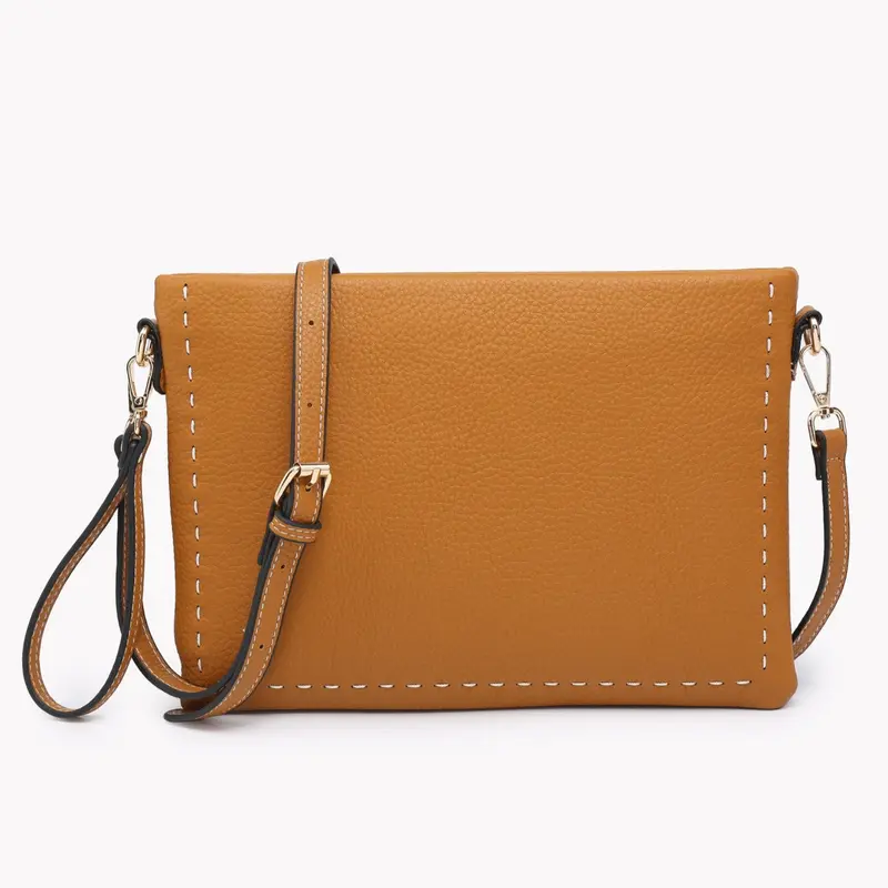 Bolso bandolera con pespuntes camel efecto piel