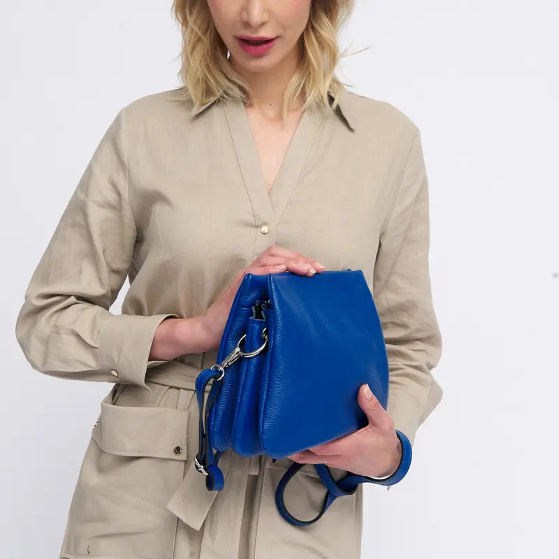 Bolso bandolera para mujer con tres compartimentos azul Noelia
