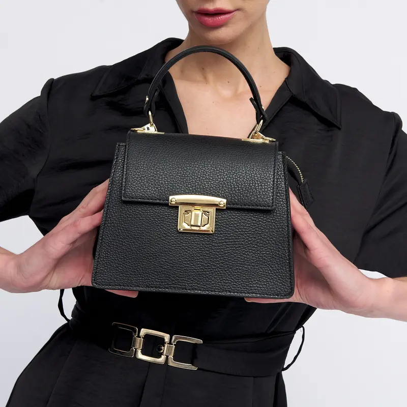 Bolso de con cadena para mujer con asa de mano con solapa negro Claudia