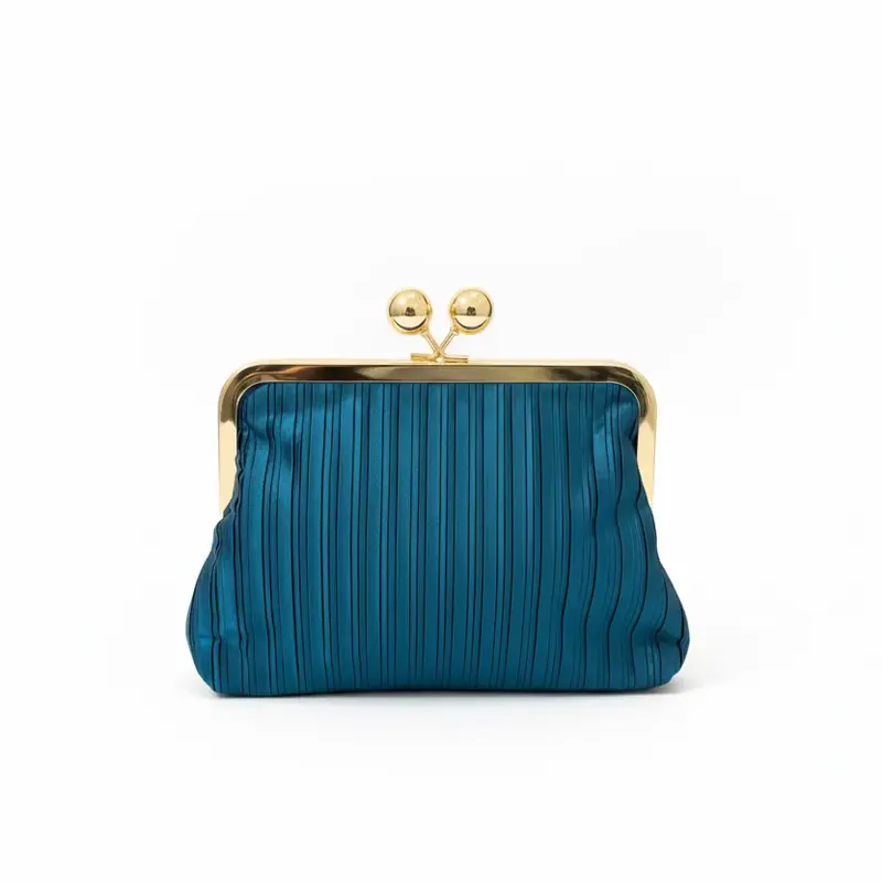 Bolso de fiesta clutch azul verdoso con textura plisada