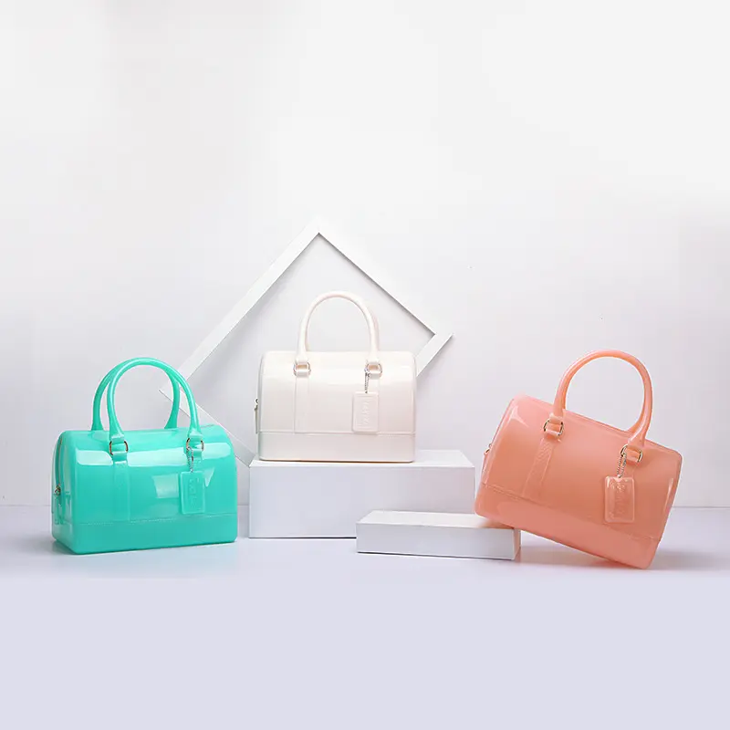 Bolso de hombro tipo almohada en colores caramelo