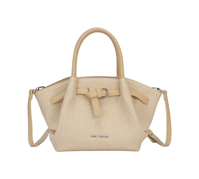 Bolso de mano shopper con fruncido y cinturón con hebilla acabado en tejido beige