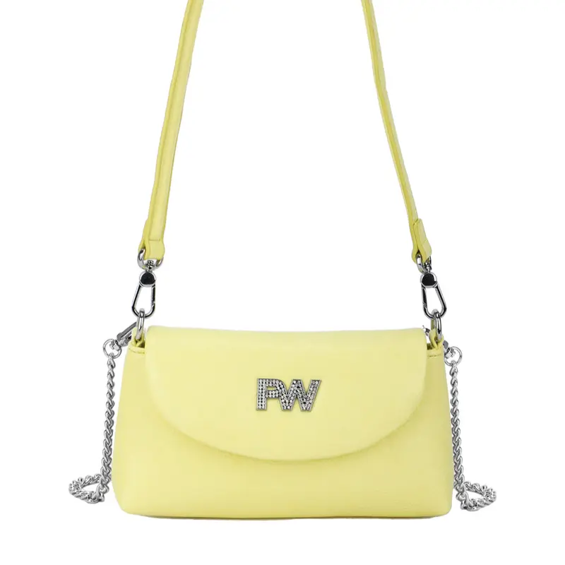 Bolso de mano y bandolera pequeño con logo plateado y brillantitos color amarillo pastel