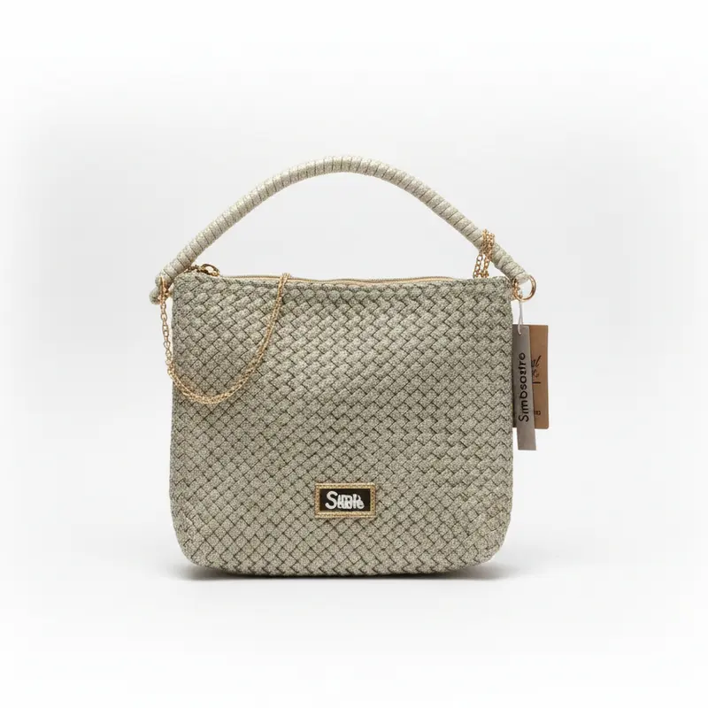 Bolso de mano y hombro diseño trenzado en color oro metalizado