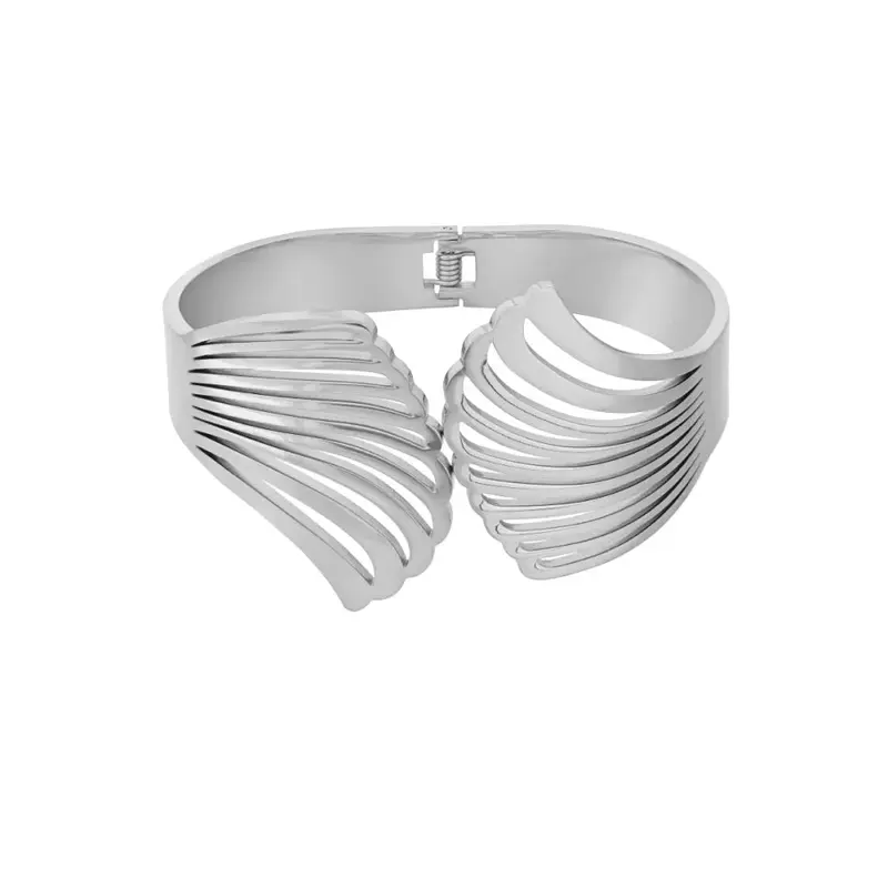 Brazalete de acero con forma de alas de ángel talladas