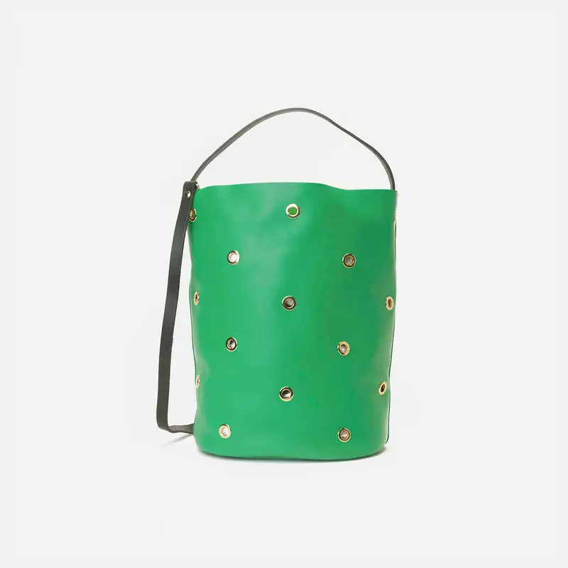 Bucket Trip Apple