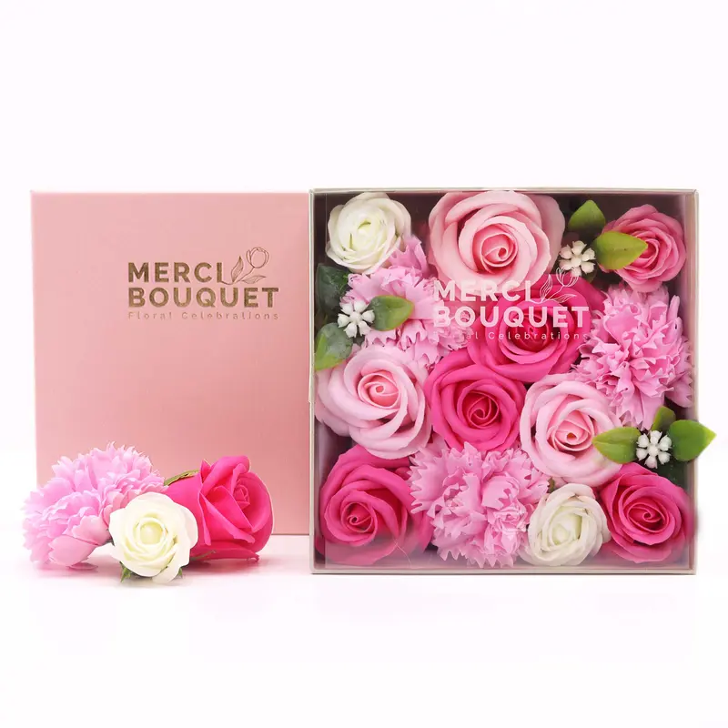 Caja cuadrada con flores de jabón en diferentes tonos de rosa y en blanco - mbyou