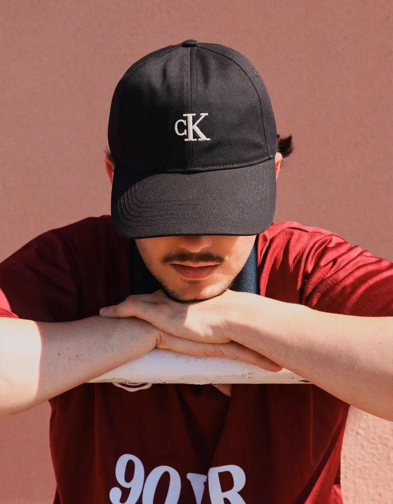 CALVIN KLEIN EMBROIDERED MONOGRAM CAP 87144