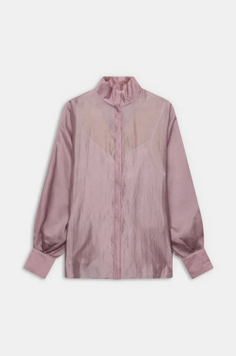 Camisa fluida lila con cuello alto