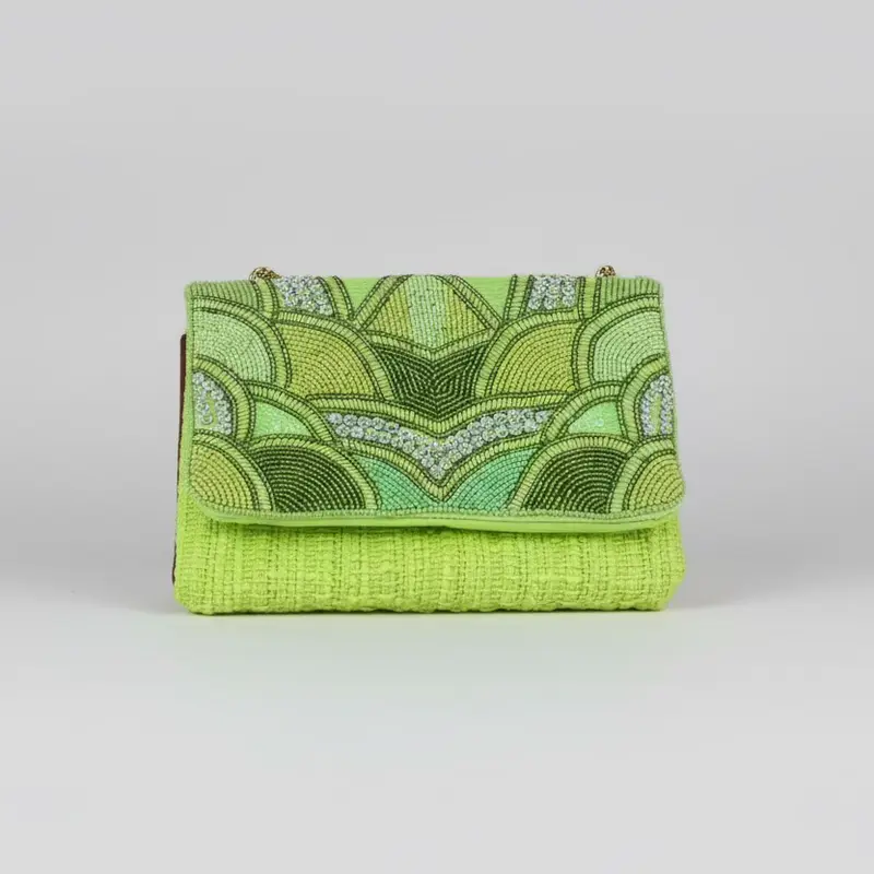 Cartera de mano 100% algodón con detalles geométricos bordados con cuentas tonos verdes y nacarados