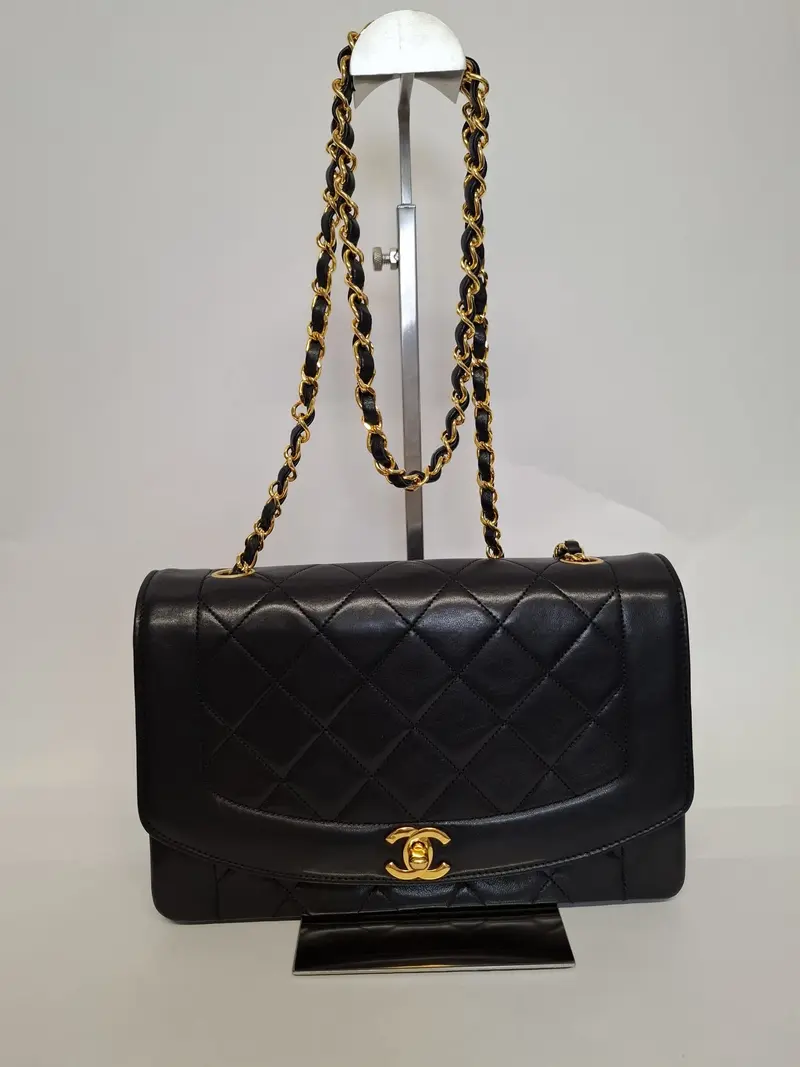 Chanel Diana Single Flap 25 Piel Cordero Negra - serie 1