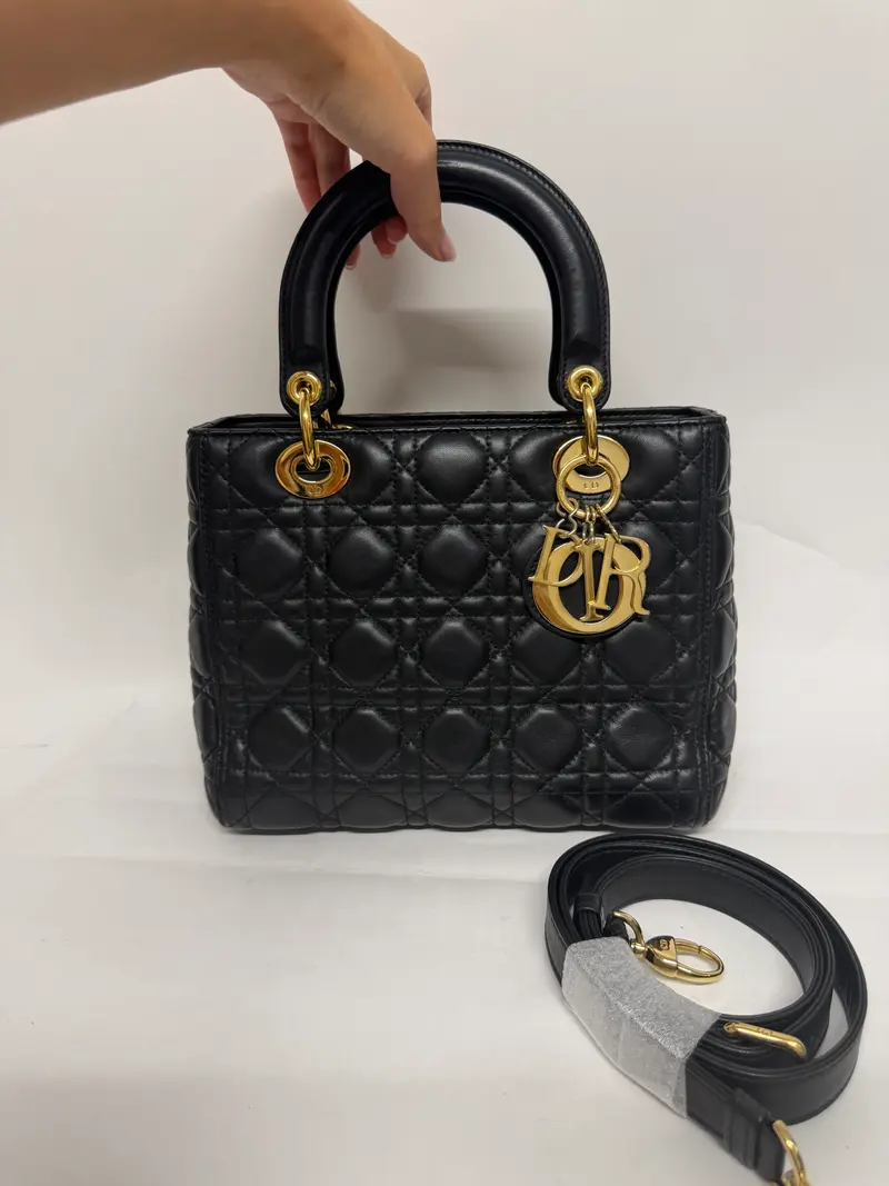 Christian Dior Lady Dior Medium Piel Cordero Negra con bandolera