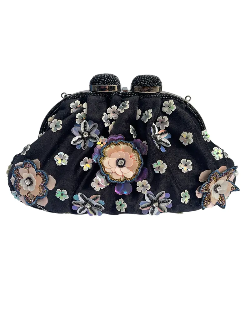 Clutch estilo vintage terciopelo negro  bordado