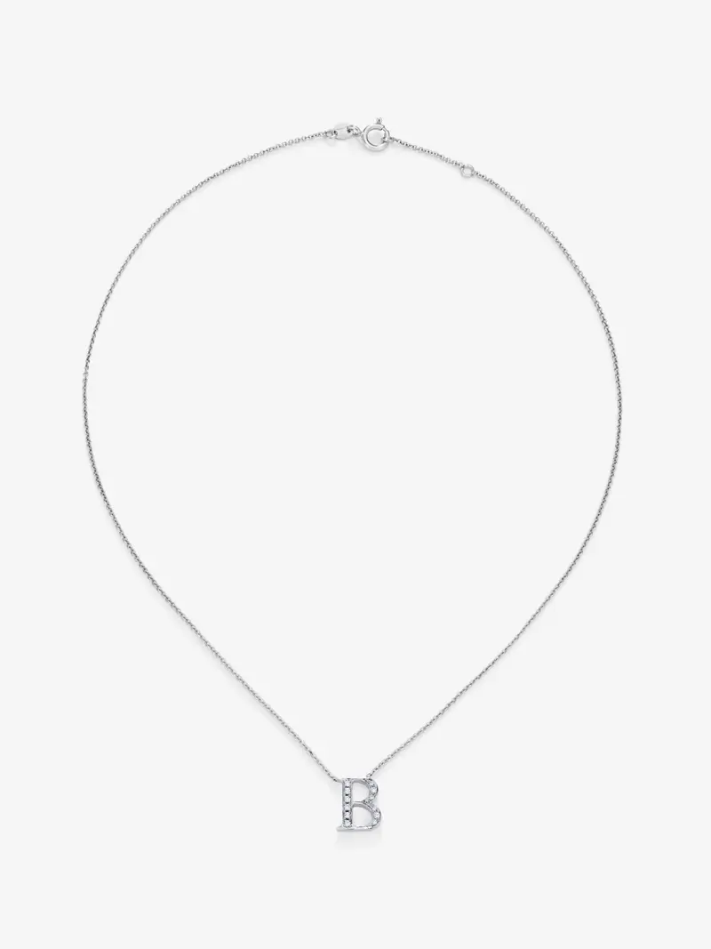 Colgante cadena con inicial de oro blanco de 18K y diamantes