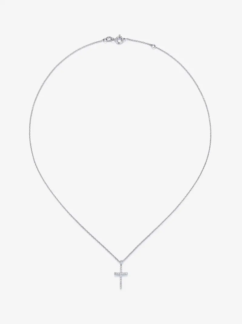 Colgante cadena cruz de oro blanco de 18K con diamantes