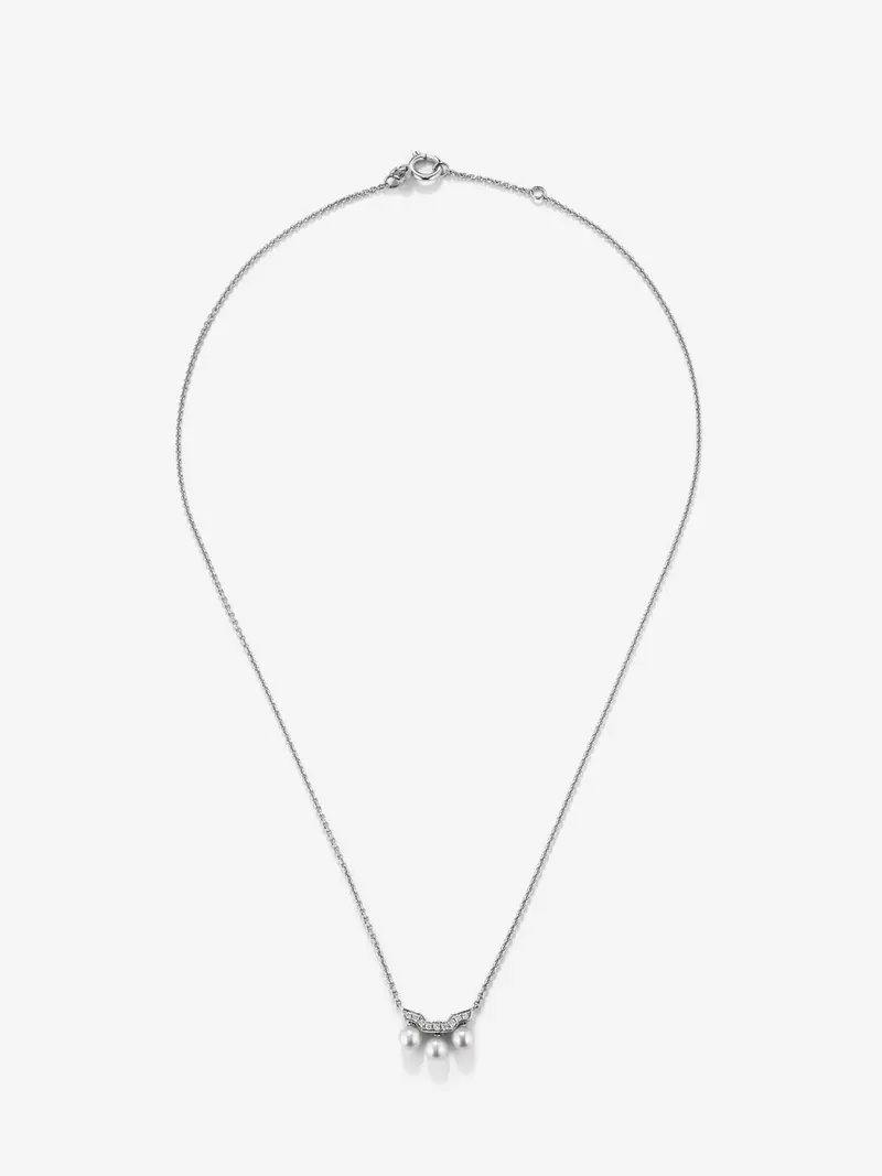 Colgante cadena de oro blanco de 18k con tres perlas Akoya y diamantes
