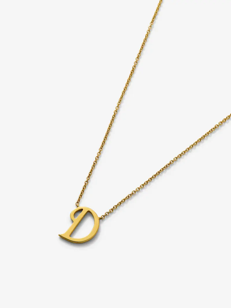 Colgante de oro amarillo de 18K con letra D