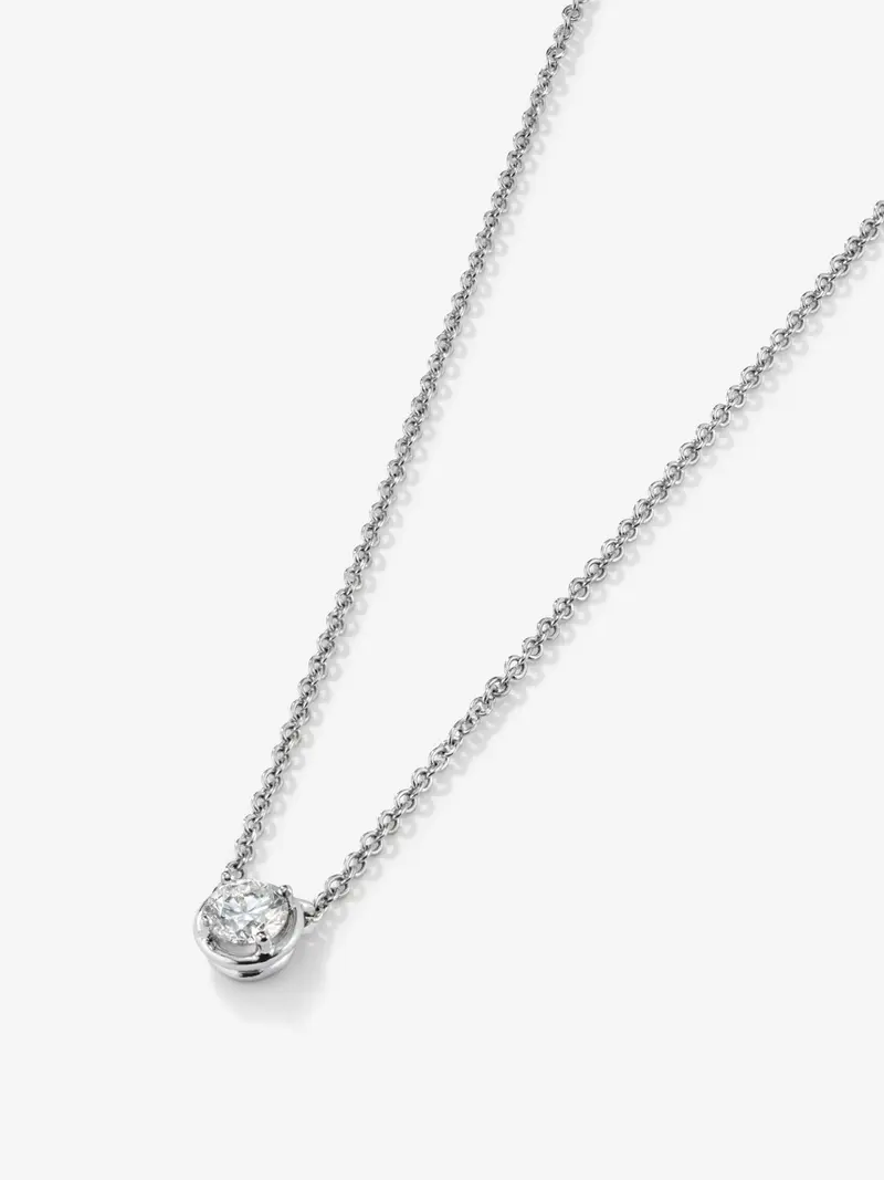 Colgante de oro blanco de 18K con diamantes en talla brillante de 0,05 cts
