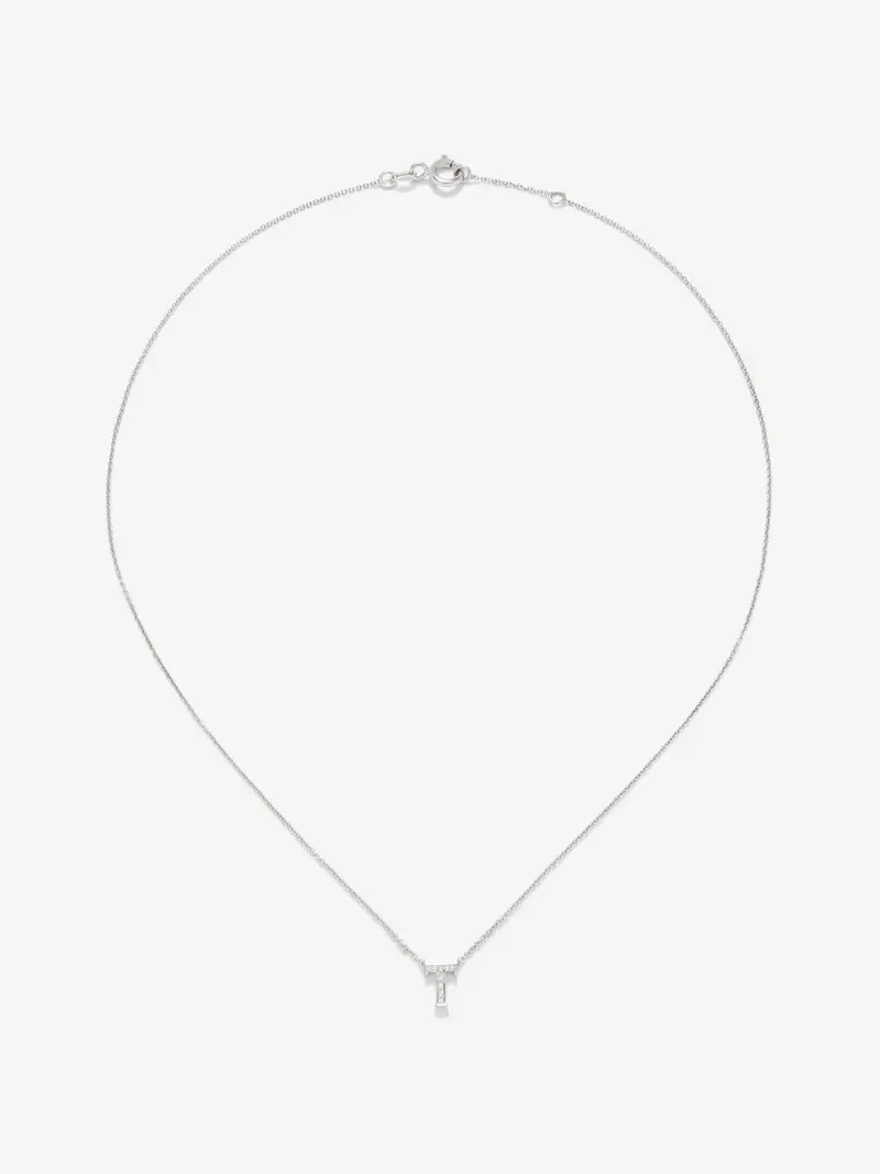 Colgante de oro blanco de 18K con letra T en pavé de 10 diamantes en talla brillante con un total de 0,0205 cts
