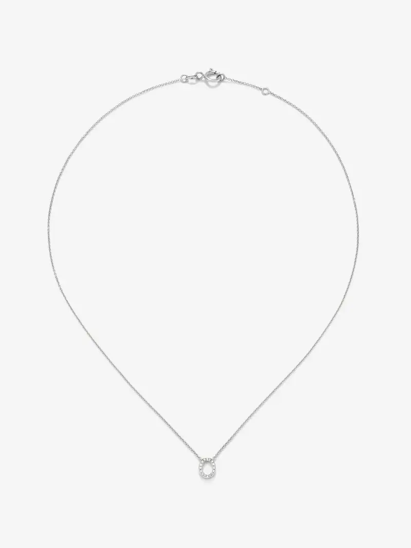 Colgante de oro blanco de 18K con letras y diamantes blancos en talla brillante