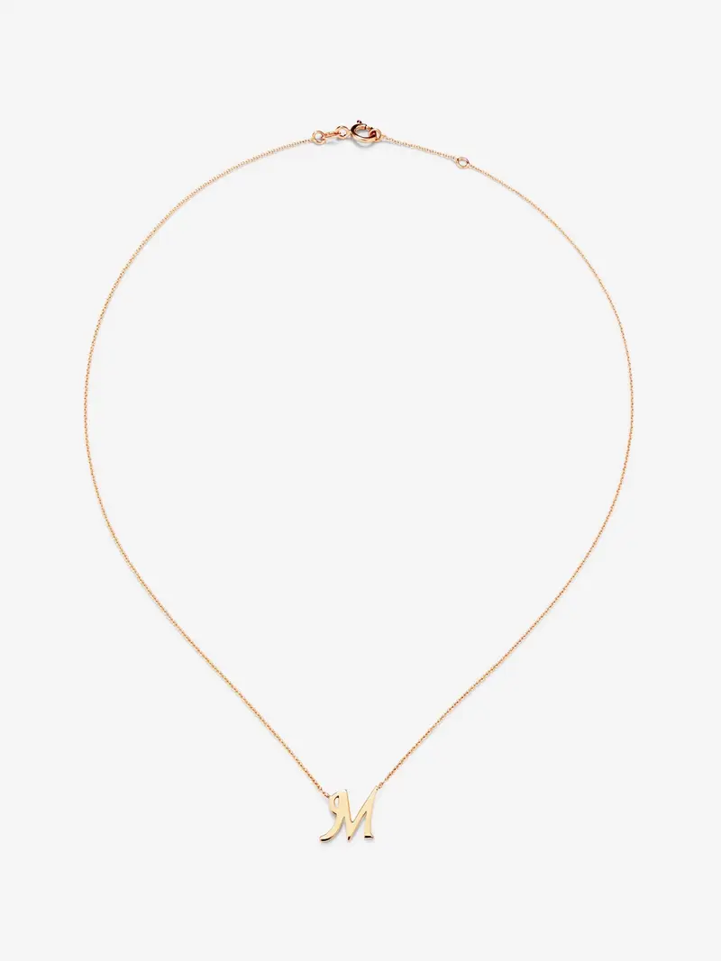Colgante de oro rosa de 18K con letra M