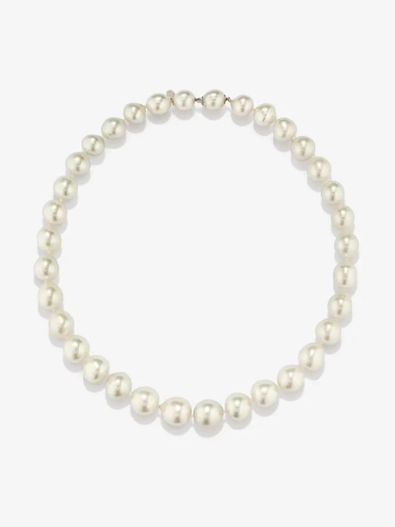 Colgante de perlas australianas con cierre oculto de oro blanco de 18K