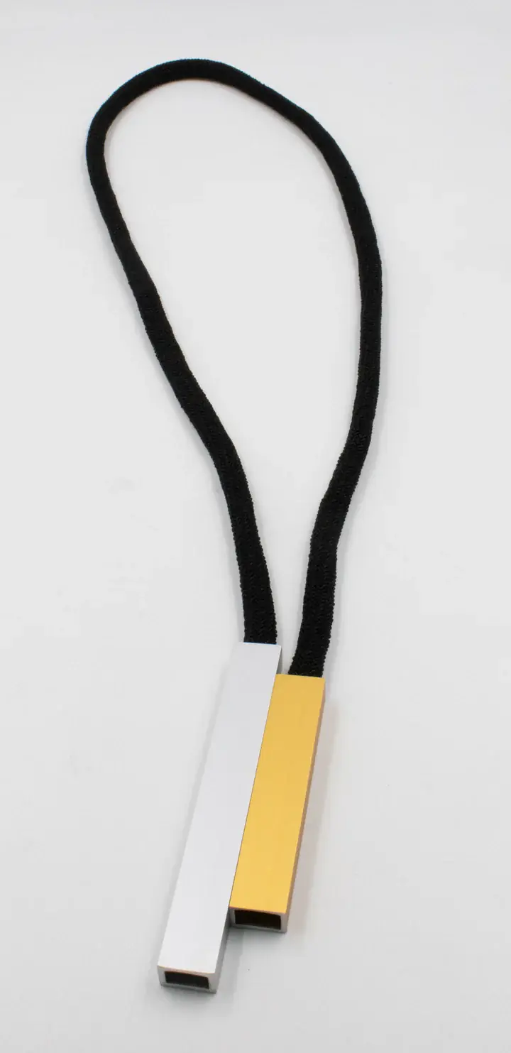 Colgante moderno de  cordón y aluminio plata y oro