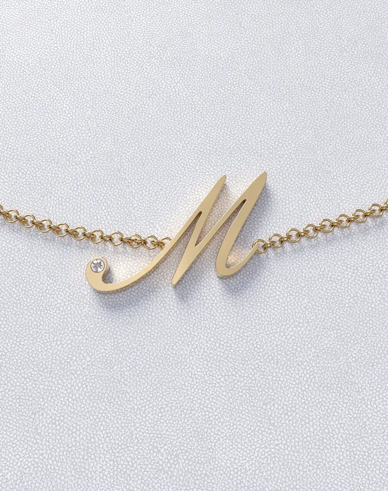 Colgante personalizado M con diamante, oro