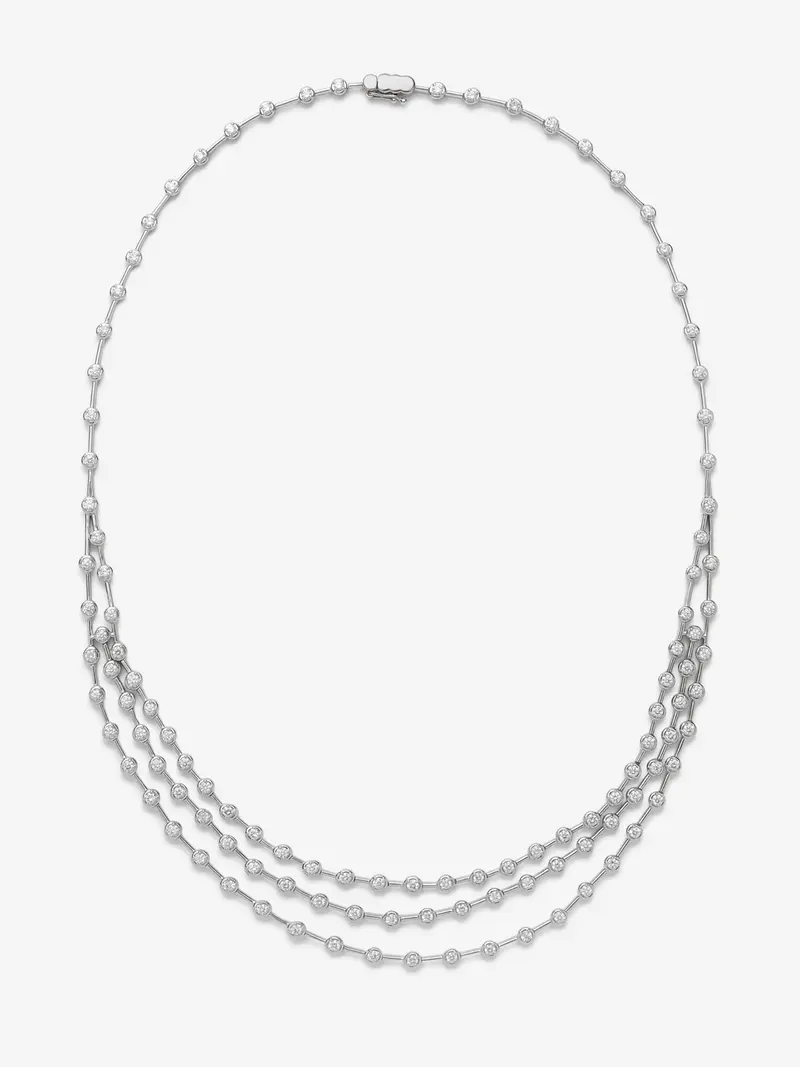 Colgante rivière triple de oro blanco de 18K con 114 diamantes en talla brillante con un total de 3,92 cts
