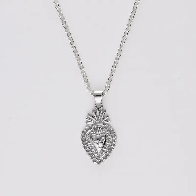 Colgante Sagrado Corazón plata  de ley 2 cm