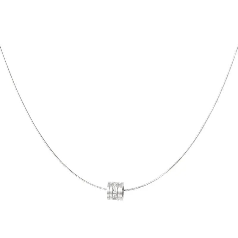 Collar acero con charm redondo con brillis acabado plata