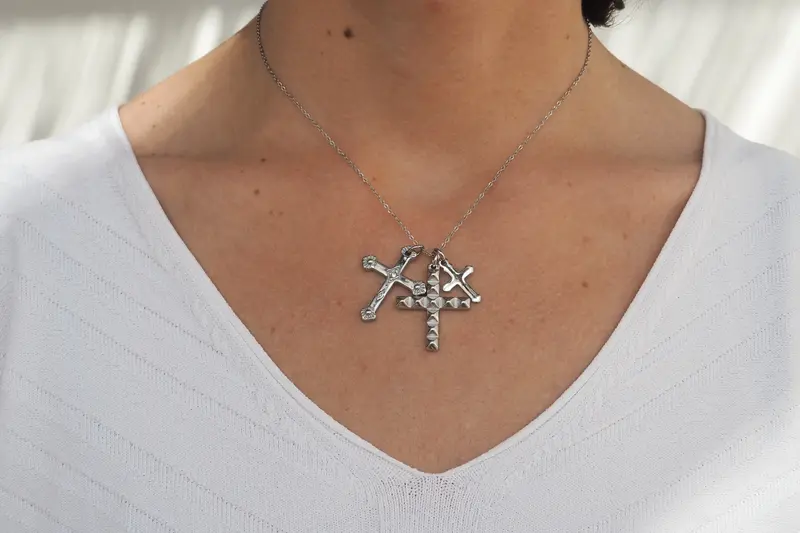 Collar CRUCES PLATEADO