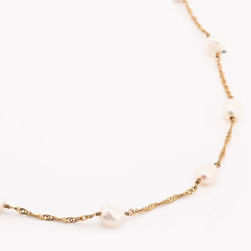 Collar de acero inoxidable perlas de agua acabado oro - mbyou