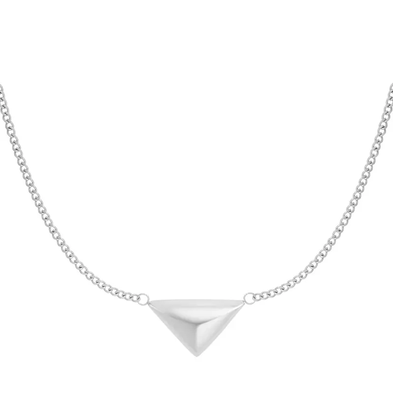 Collar de acero triángulo acabado plata