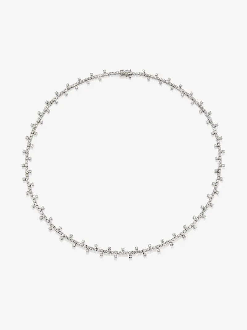 Collar de oro blanco de 18K con 259 diamantes en talla brillante con un total de 5,4 cts